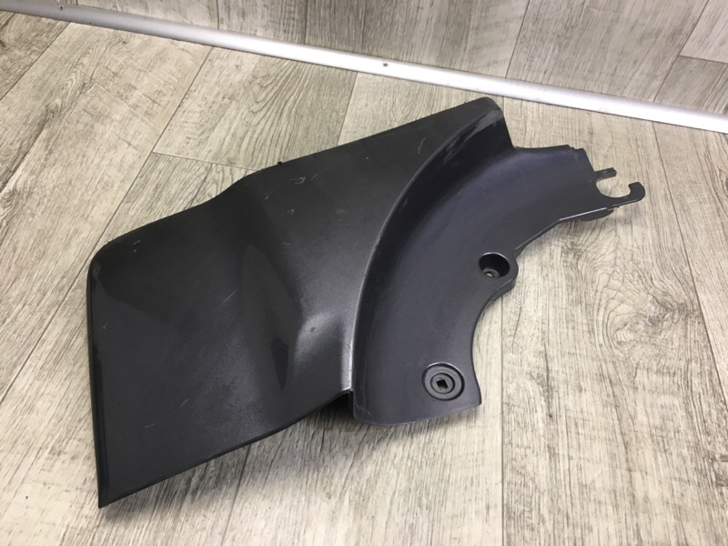 Накладка крышки багажника правая RAV4 05-12