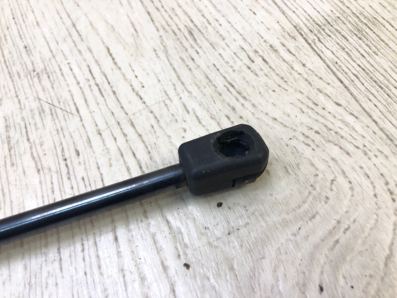 Амортизатор крышки багажника SANTA FE (SM) 00-06 2005 2.7 G6BA