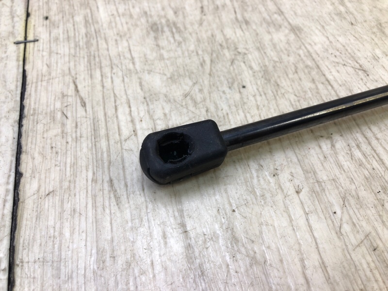 Амортизатор крышки багажника SANTA FE (SM) 00-06 2005 2.7 G6BA