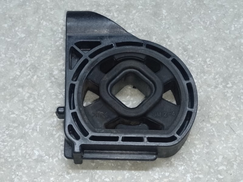 Запчасть крепление радиатора левое HYUNDAI ELANTRA AD 16- 2016 2.0 G4NH 25333-F2000 Б/У Крепление радиатора левое HYUNDAI ELANTRA AD 16- 2016 2.0 G4NH 25333-F2000 Б/У