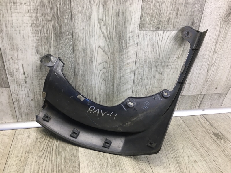 Накладка крышки багажника левая RAV4 05-12