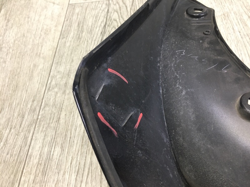 Накладка крышки багажника правая RAV4 05-12