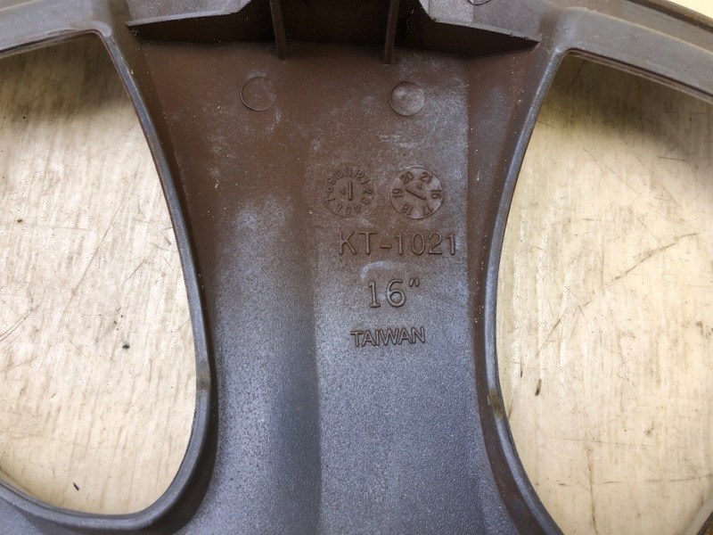 Колпак колесный RENEGADE (BU) 14- 2018 BU 2.4 ED6 Колпак колесный RENEGADE (BU) 14- 2018 BU 2.4 ED6