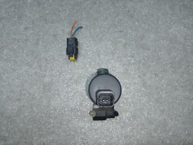 Насос омывателя стекла передний NISSAN QASHQAI 07-14