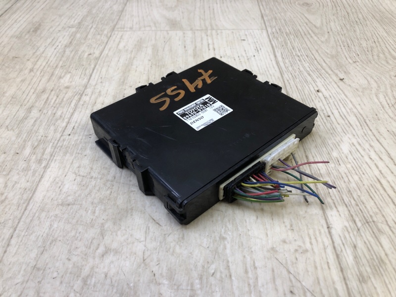 Запчасть блок электронный TOYOTA VENZA 09-16 2009 3.5 2GR-FE 89690-0T010 Б/У Блок электронный TOYOTA VENZA 09-16 2009 3.5 2GR-FE 89690-0T010 Б/У