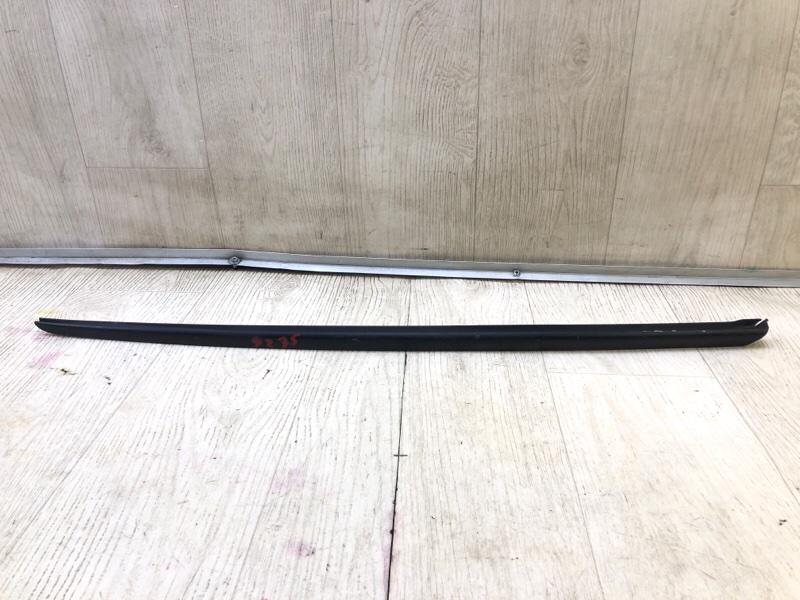Молдинг стекла правый AUDI A4 15- 8W6854328B Б/У