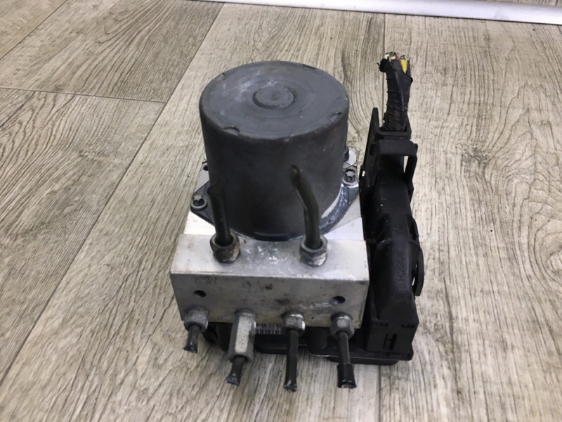 Блок ABS VENZA 09-16 2009 3.5 2GR-FE