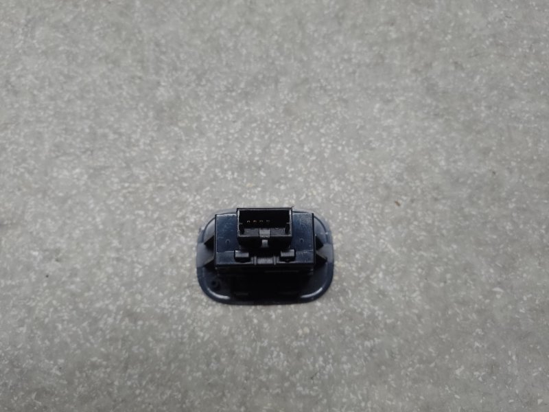 Кнопка закрывания крышки багажника X-TRAIL/ROGUE T32 13-20