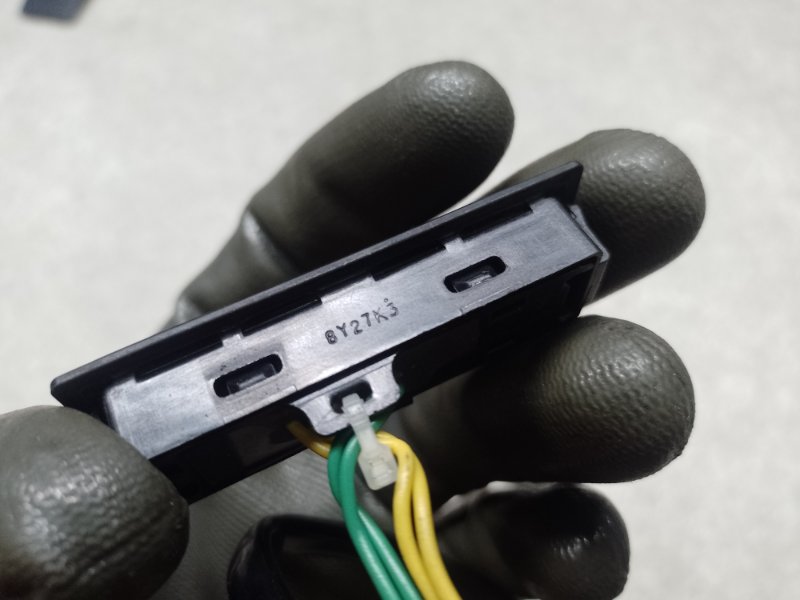 Кнопка открывания багажника наружная NISSAN X-TRAIL/ROGUE T32 13-20 Кнопка открывания багажника наружная NISSAN X-TRAIL/ROGUE T32 13-20