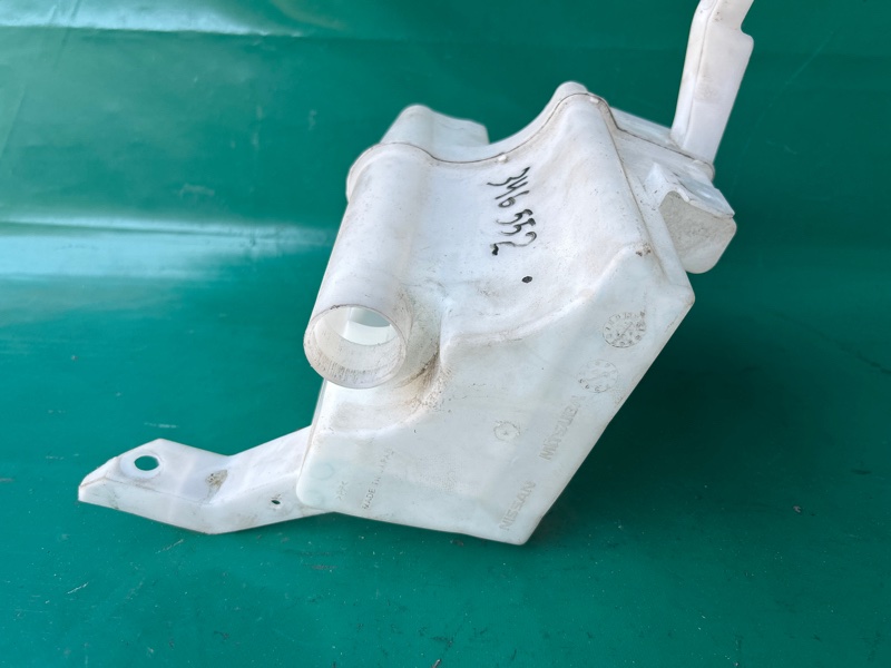 Бачок омывателя ROGUE 08-15 2015 2.5 QR25DE