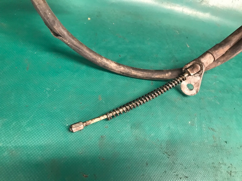 Трос стояночного тормоза правый X-TRAIL/ROGUE T32 13-20 2014 2.5 QR25DE