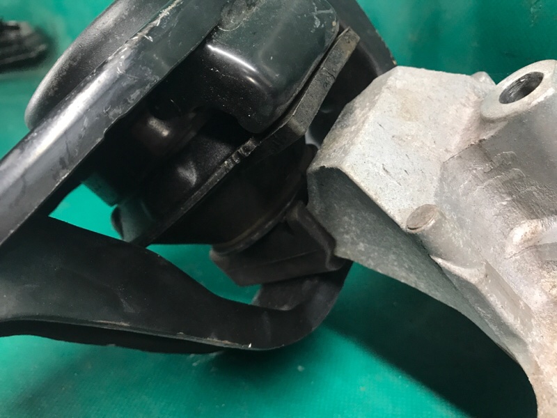 Подушка двигателя правая ROGUE 08-15 2015 2.5 QR25DE