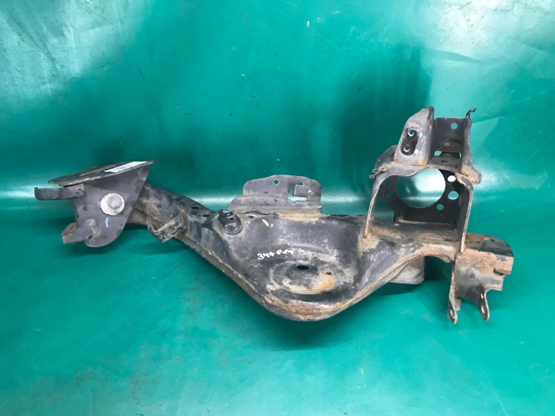 Рычаг задней подвески продольный правый NISSAN X-TRAIL/ROGUE T32 13-20 2014 2.5 QR25DE 555014BA0A Б/У