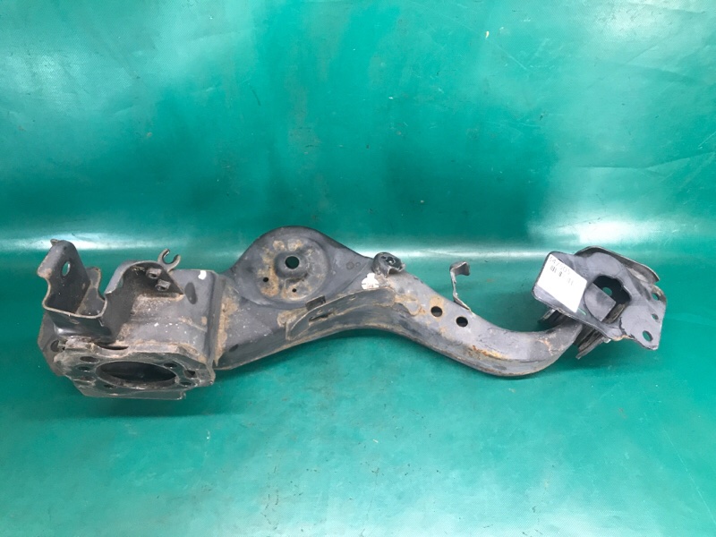 Рычаг задней подвески продольный правый ROGUE 08-15 2015 2.5 QR25DE