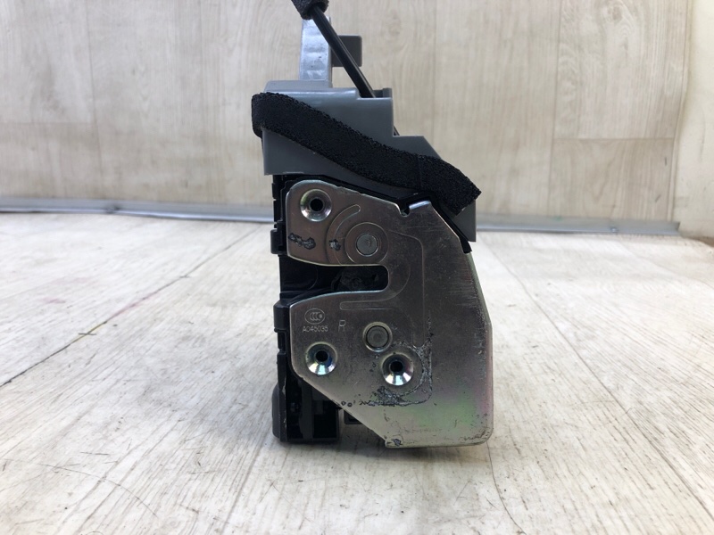 Замок двери задний правый SORENTO UM 14- 2017 2.4 G4KJ Замок двери задний правый SORENTO UM 14- 2017 2.4 G4KJ