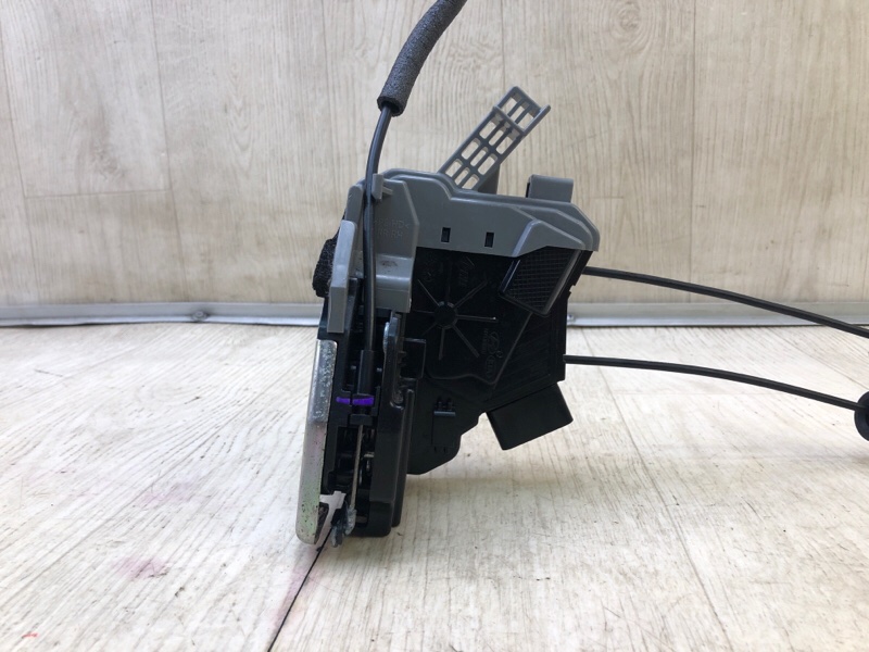 Замок двери задний правый SORENTO UM 14- 2017 2.4 G4KJ Замок двери задний правый SORENTO UM 14- 2017 2.4 G4KJ