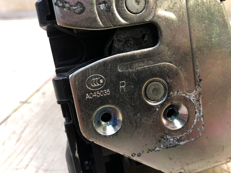 Замок двери задний правый SORENTO UM 14- 2017 2.4 G4KJ Замок двери задний правый SORENTO UM 14- 2017 2.4 G4KJ