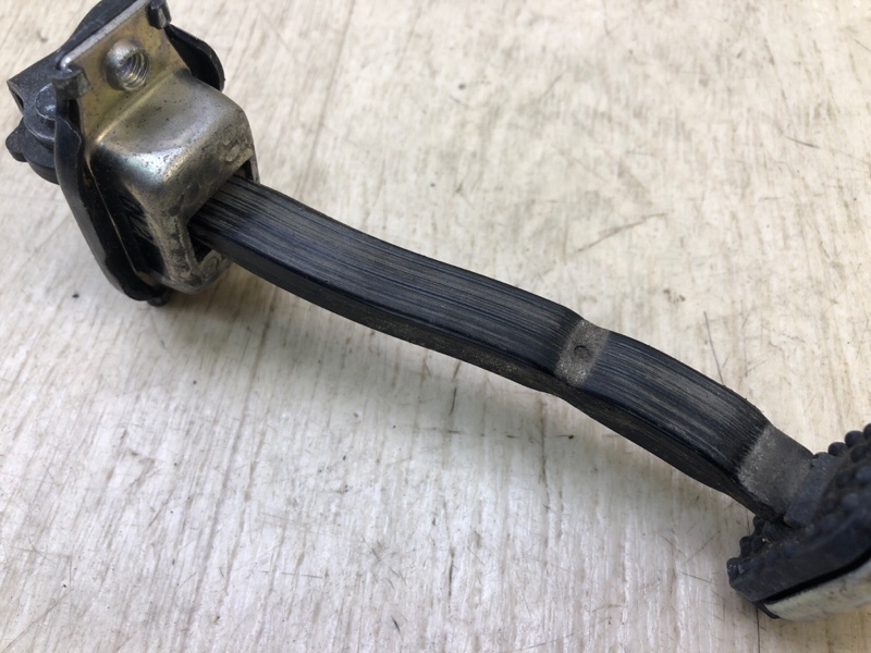 Ограничитель двери задний левый TLX 14-17 2017 2.4 K24W7