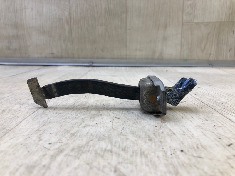 Ограничитель двери задний правый RAV4 05-12 2006 2.4 2AZFE Ограничитель двери задний правый RAV4 05-12 2006 2.4 2AZFE