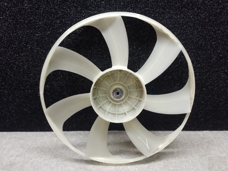 Крыльчатка вентилятора основного радиатора правая LEGACY BN 14-18 2014 2.5 FB25B