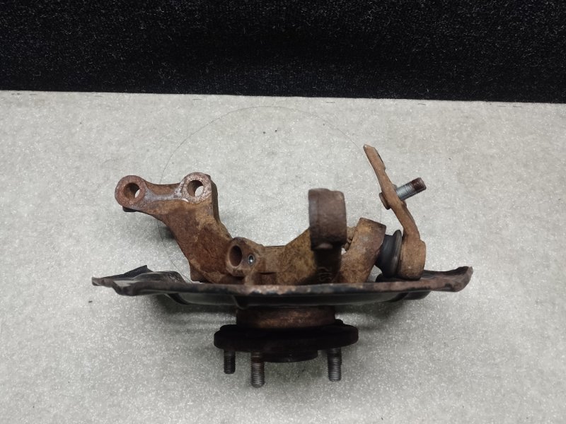 Кулак поворотный передний левый TOYOTA CAMRY 55 14-17 2.5 2ARFE