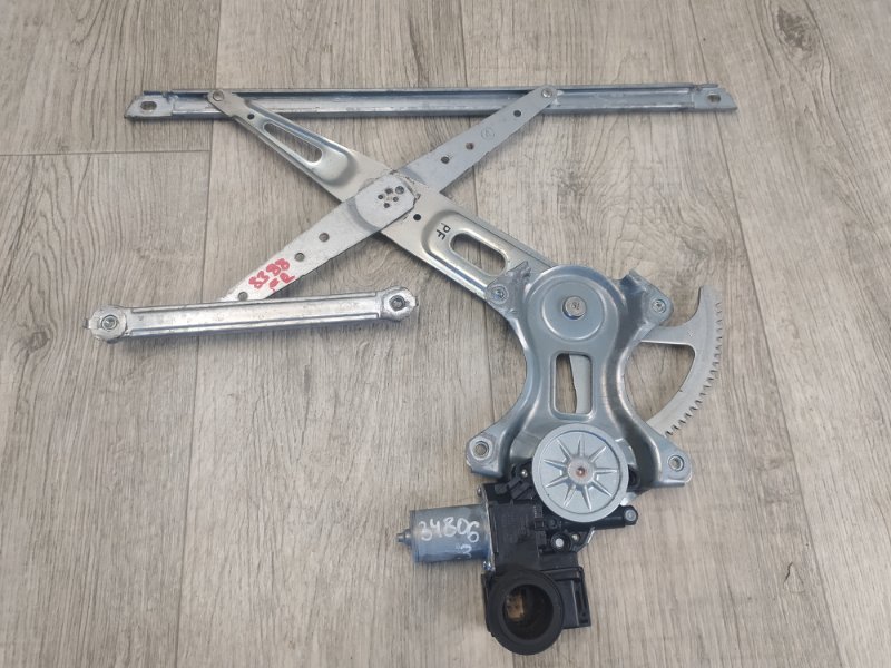 Стеклоподъемник передний правый TOYOTA PRIUS 16- 2017 1.8 2ZRFXE 6980121020 Б/У