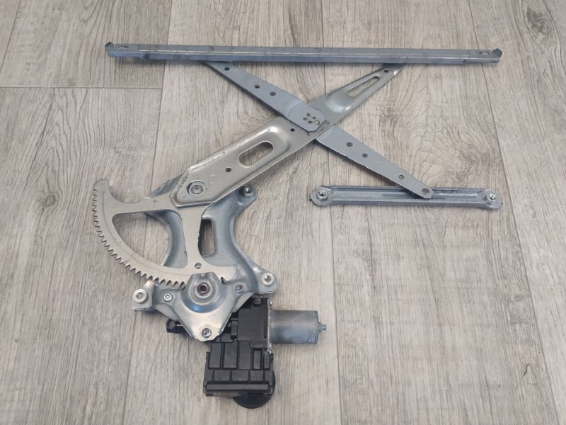 Стеклоподъемник передний правый PRIUS 16- 2017 1.8 2ZRFXE