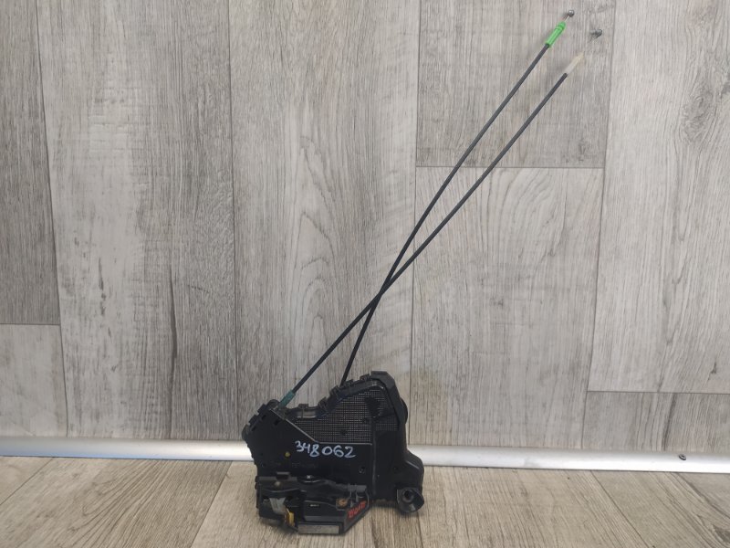 Замок двери передний левый TOYOTA RAV4 05-12 2006 2.4 2AZFE 6904042250 Б/У