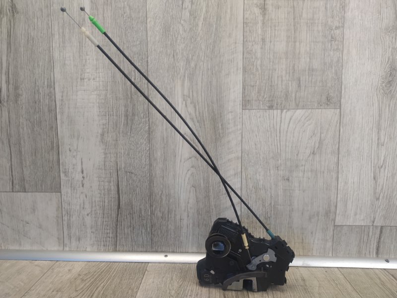 Замок двери передний левый RAV4 05-12 2006 2.4 2AZFE