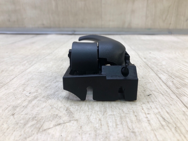 Ручка двери внутренняя задняя левая RAV4 05-12 2006 2.4 2AZFE