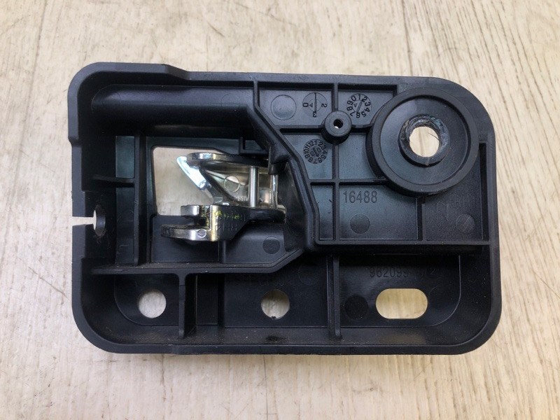 Ручка двери внутренняя задняя правая JOURNEY 08-20 2008 3.5 EGF Ручка двери внутренняя задняя правая JOURNEY 08-20 2008 3.5 EGF