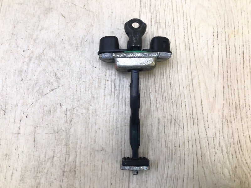 Ограничитель двери задний правый SORENTO UM 14- 2017 2.4 G4KJ Ограничитель двери задний правый SORENTO UM 14- 2017 2.4 G4KJ