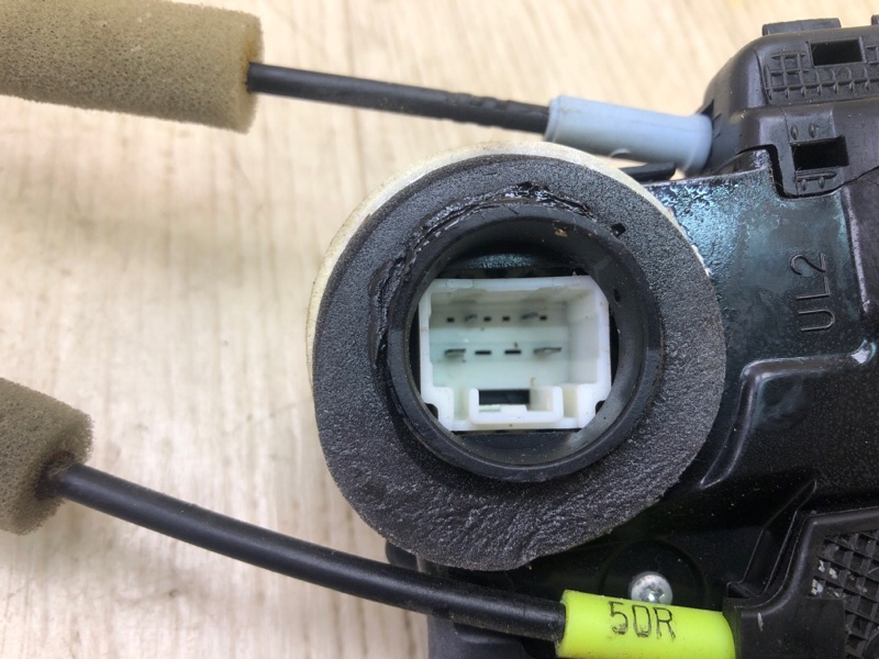 Замок двери задний левый CAMRY 40 06-11 2009 2.4 2AZFXE Замок двери задний левый CAMRY 40 06-11 2009 2.4 2AZFXE