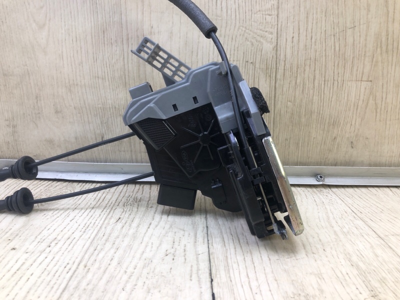 Замок двери задний левый SORENTO UM 14- 2017 2.4 G4KJ Замок двери задний левый SORENTO UM 14- 2017 2.4 G4KJ