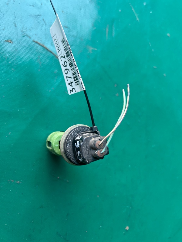 Датчик уровня бачка омывателя TOYOTA AVALON 05-12 3.5 2GR-FE