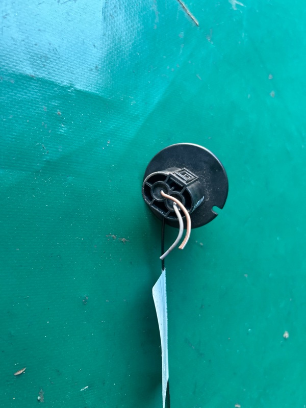 Датчик уровня бачка омывателя BMW I3 (I01) 13–22 W20K06A Датчик уровня бачка омывателя BMW I3 (I01) 13–22 W20K06A