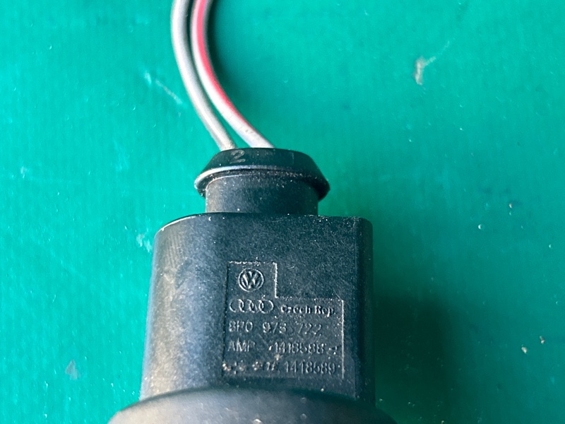 Насос омывателя стекла AUDI Q5 08-16 CPMB 2.0 TFSI