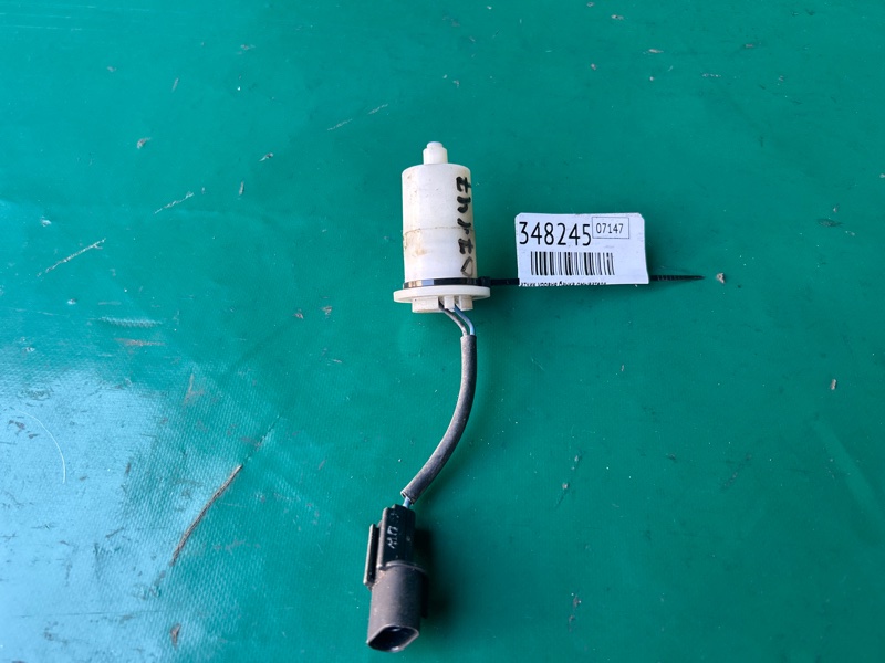 Датчик уровня бачка омывателя HYUNDAI SONATA YF 10-14 2011 2.4 G4KK 98520-3F000 Б/У