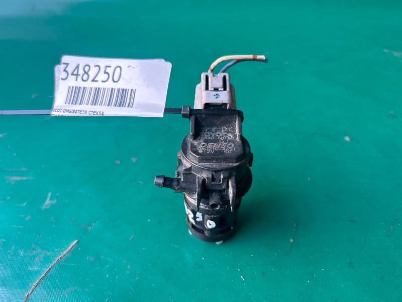 Запчасть насос омывателя стекла задний TOYOTA LAND CRUISER PRADO 120 02-09 85330-60180 Б/У Насос омывателя стекла задний TOYOTA LAND CRUISER PRADO 120 02-09 85330-60180 Б/У