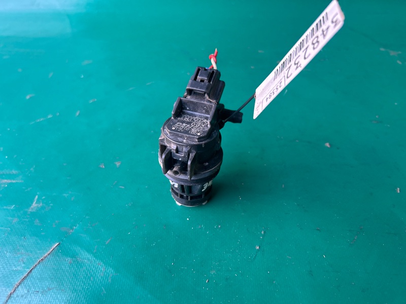 Запчасть насос омывателя стекла LEXUS NX 14-21 2021 8ARFTS 2.0TURBO 85330-42010 Б/У Насос омывателя стекла LEXUS NX 14-21 2021 8ARFTS 2.0TURBO 85330-42010 Б/У