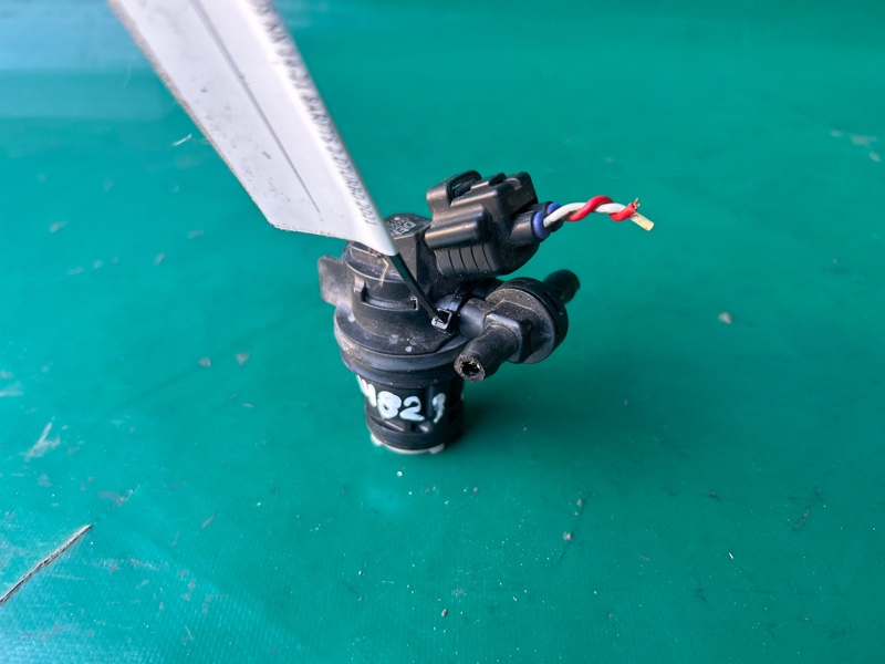 Насос омывателя стекла LEXUS NX 14-21 8ARFTS 2.0TURBO Насос омывателя стекла LEXUS NX 14-21 8ARFTS 2.0TURBO