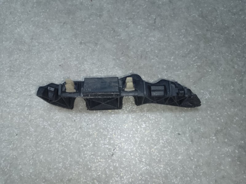 Кронштейн переднего бампера (на крыле) правый HYUNDAI ACCENT RB 10- ХЭТЧБЭК 1.6 G4FD Кронштейн переднего бампера (на крыле) правый HYUNDAI ACCENT RB 10- ХЭТЧБЭК 1.6 G4FD