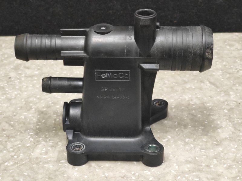 Фланец системы охлаждения FORD ESCAPE 12-19 2014 T20HDTX CJ5Z-8K556-B Б/У