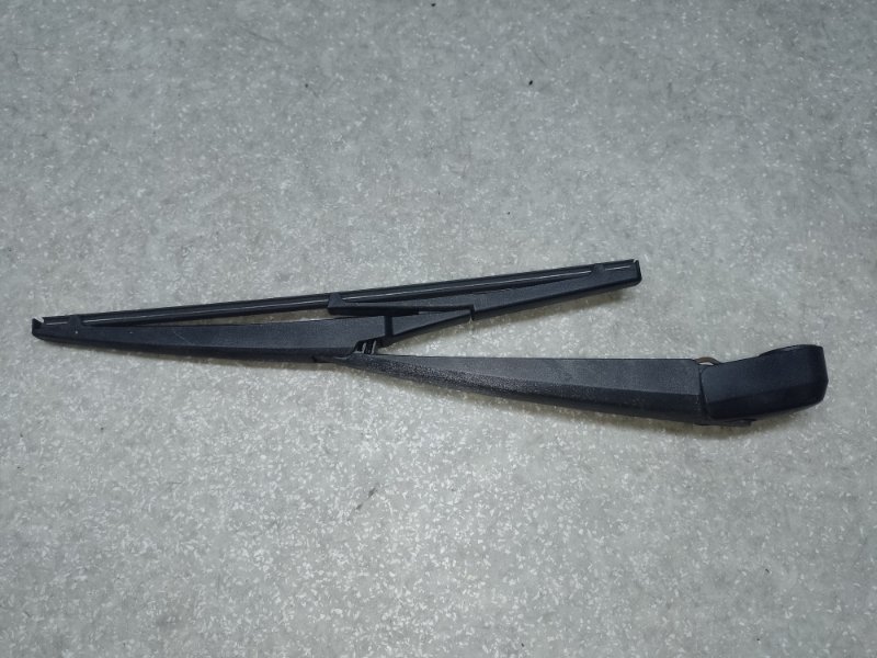 Поводок стеклоочистителя задний HYUNDAI ACCENT RB 10- 2014 ХЭТЧБЭК 1.6 G4FD 98815-1R000 Б/У