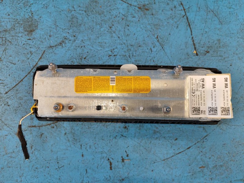 Подушка безопасности пассажира A3 (8V) 12–17 2015 CNTC 2.0