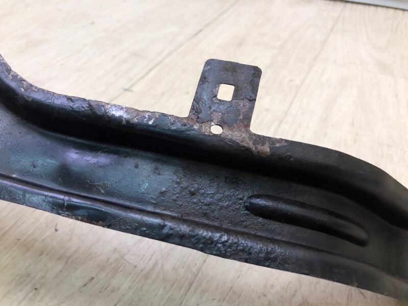 Кронштейн замка капота PATHFINDER R52 12-21 2013 3.5 VQ35DE