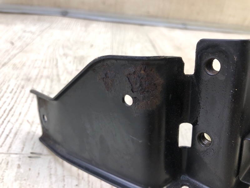 Кронштейн замка капота PATHFINDER R52 12-21 2013 3.5 VQ35DE