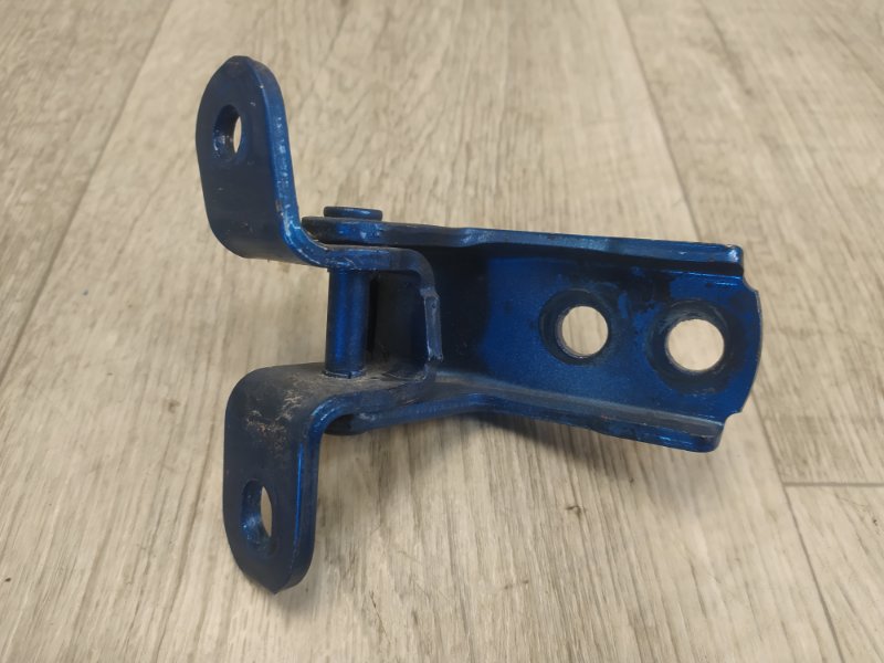 Петля двери верхняя передняя правая CAMRY 70 17- 2019 2.5 A25AFKS Петля двери верхняя передняя правая CAMRY 70 17- 2019 2.5 A25AFKS