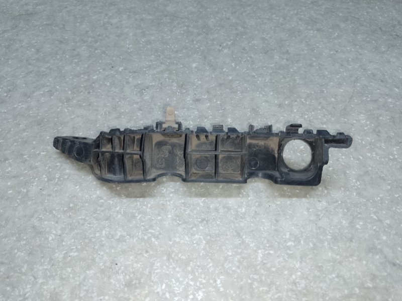 Кронштейн переднего бампера (на крыле) правый ELANTRA MD 10-15 2013 1.8 G4NB Кронштейн переднего бампера (на крыле) правый ELANTRA MD 10-15 2013 1.8 G4NB