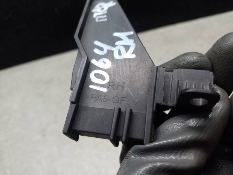 Кронштейн противотуманной фары правый ELANTRA MD 10-15 2013 1.8 G4NB